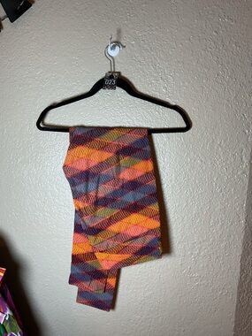 Lularoe Leggings Women’s Size TC Tall & Curvy Fits Sizes 12-18 Orange